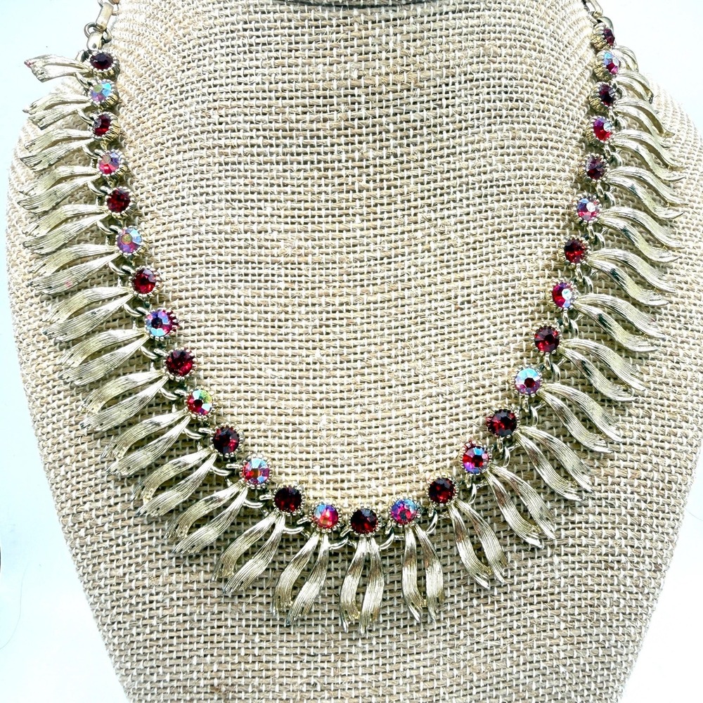 Vintage LISNER Aurora Borealis Red Rhinestone Gold Tone Fringe Necklace READ